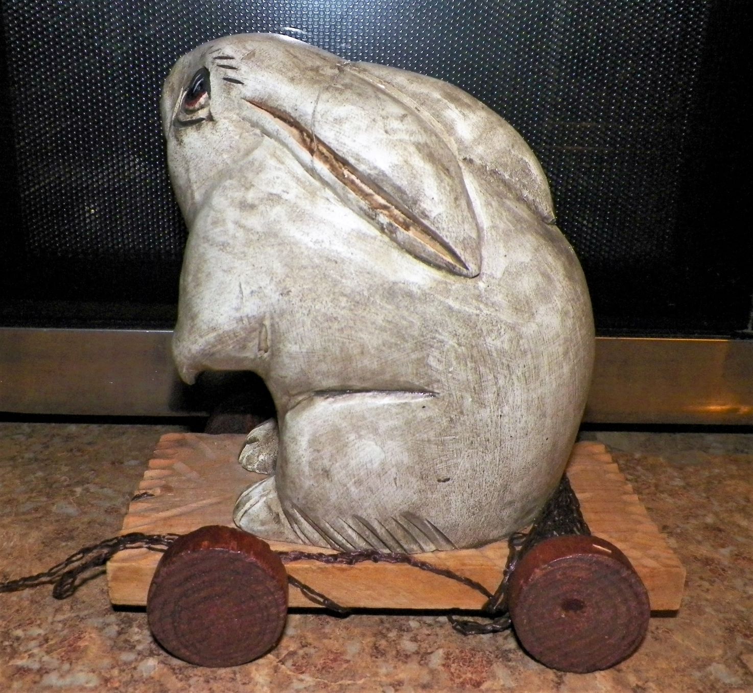 COLLECTIBLE TOY RABBIT PULL TOY 4AAZZ.jpg