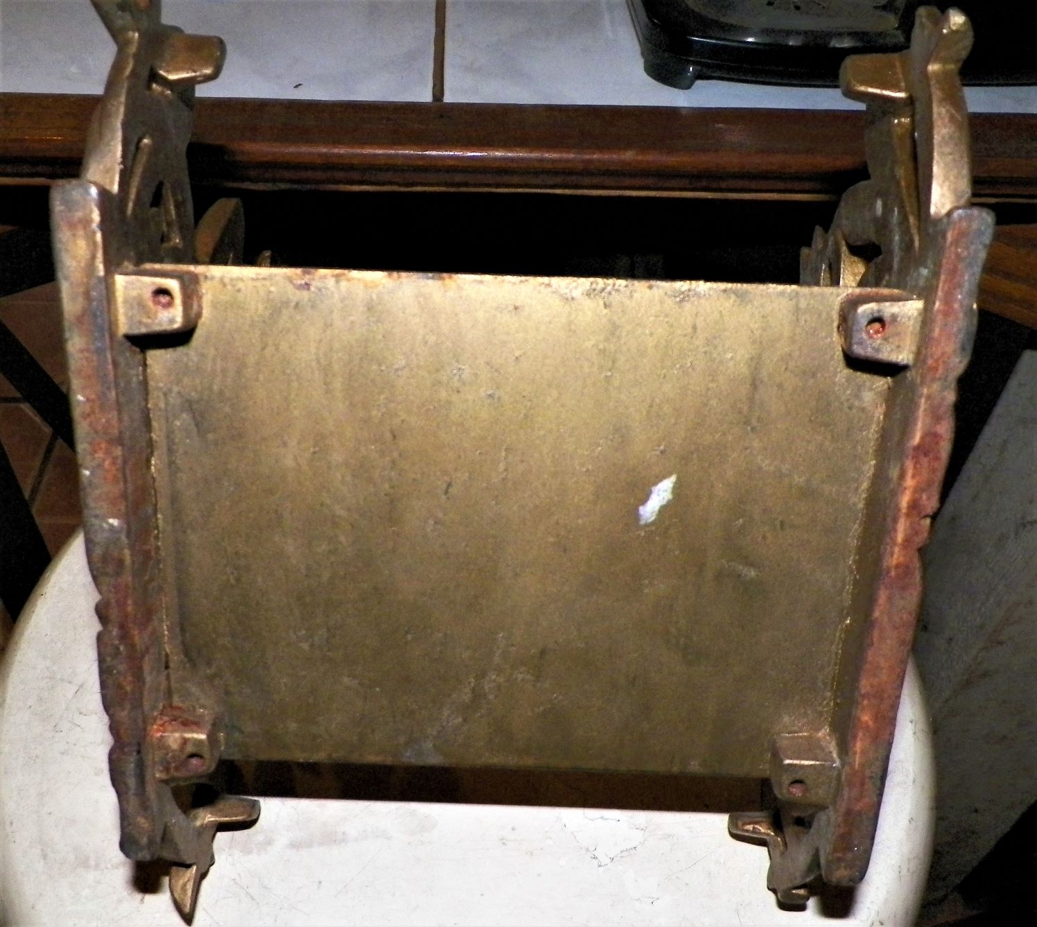 COLLECTIBLES LETTER HOLDER 3AA.JPG