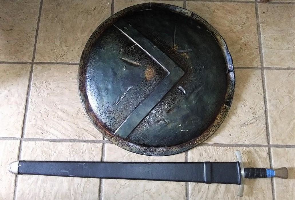 COLLECTIBLES SWORD AND SHIELD 1AAA.jpg