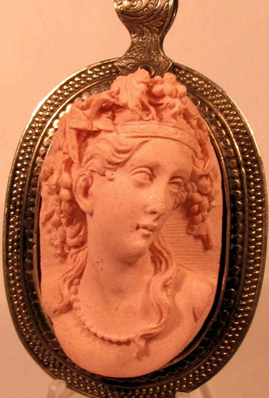 coral look lava Q bacchante adj.JPG