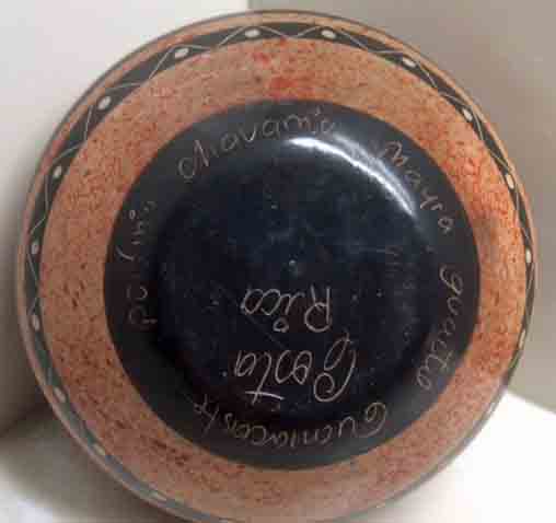 CostaRicanPotteryBottom1.jpg