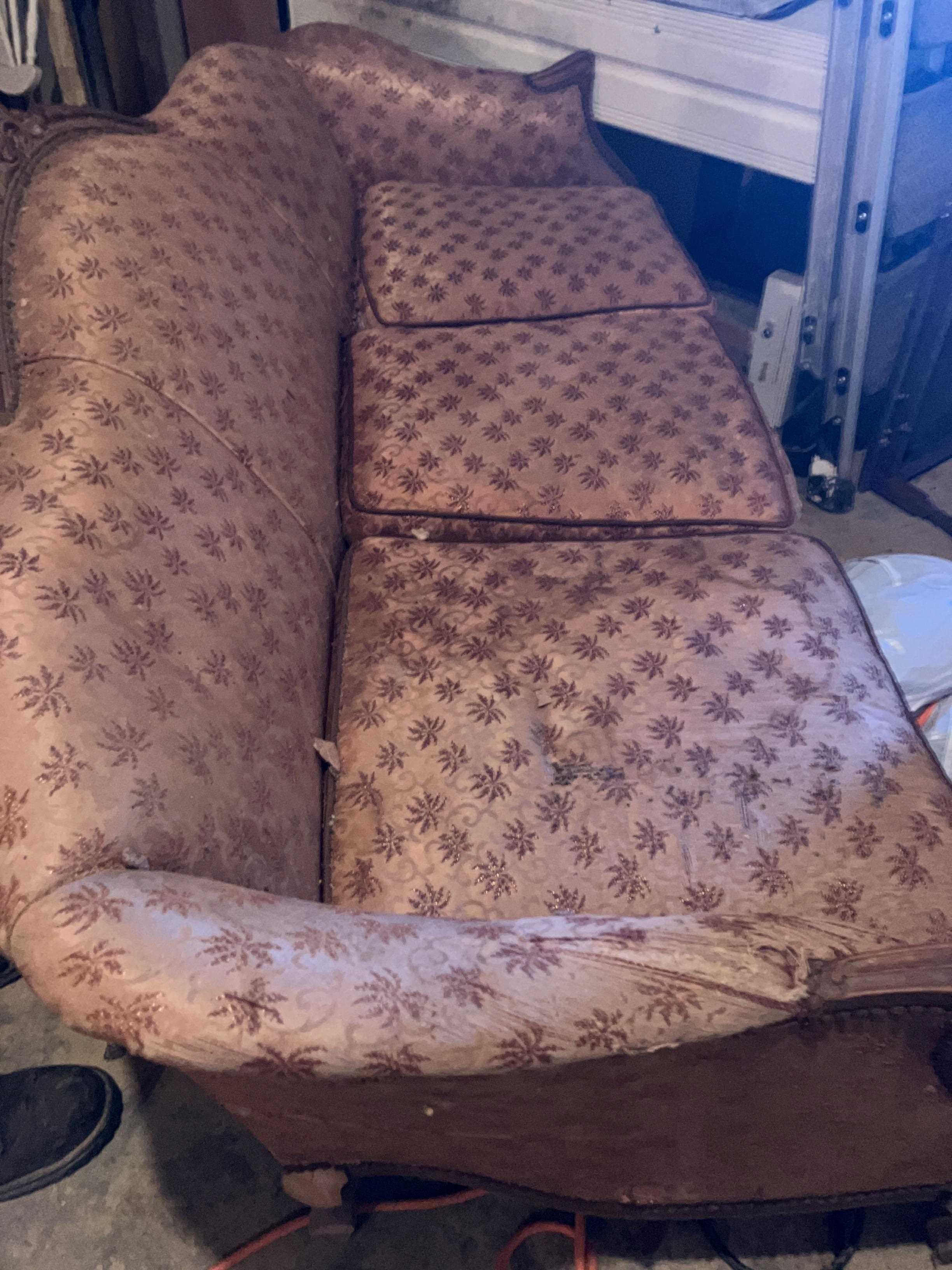 Couch Antiques Board