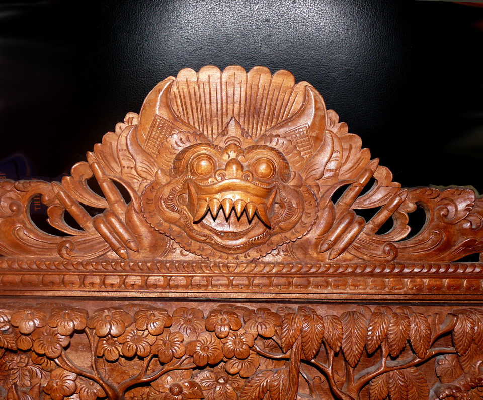 crest.jpg