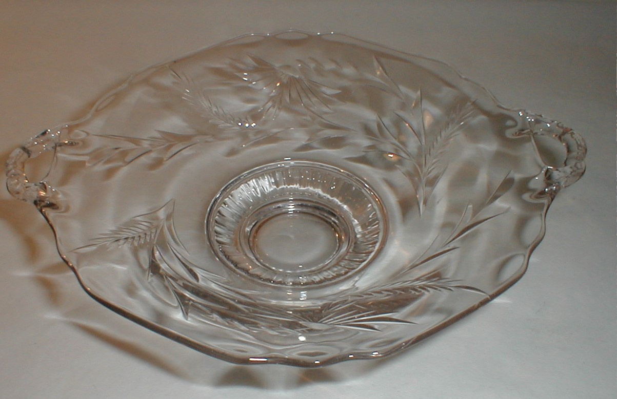 Cut 1064 cambridge etched footed handled bowl candy dish  P1010040.JPG