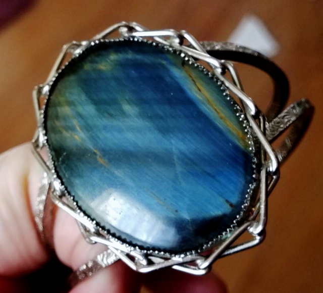 D & E Laboradite front (640x580).jpg