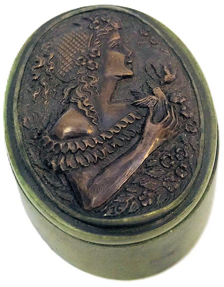 Danbiere box Gatierre lid 1A.jpg