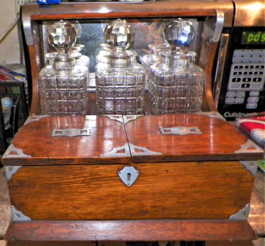 DECANTER HOLDER WOOD 1AA resized.JPG