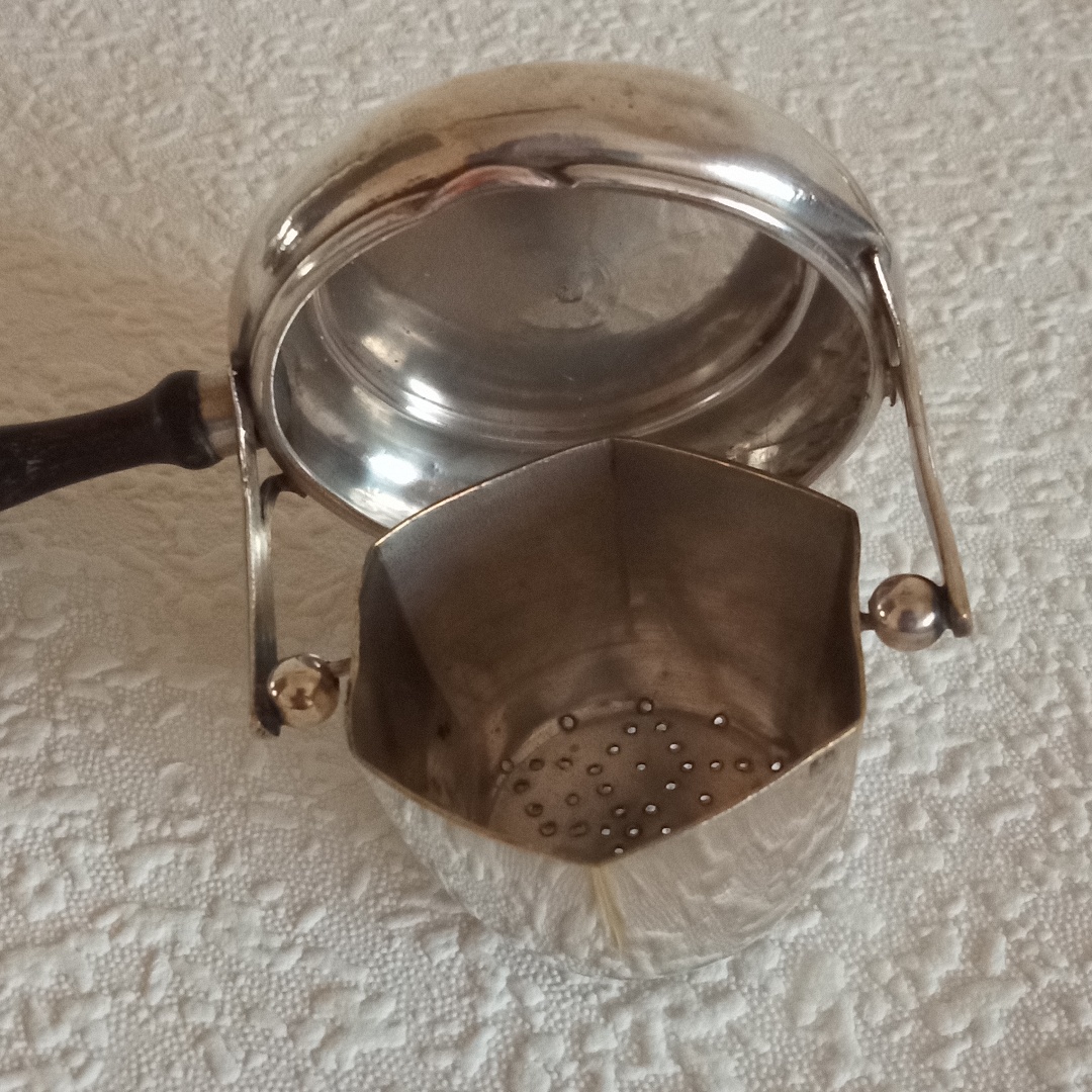 DFes teastrainer H.JPG