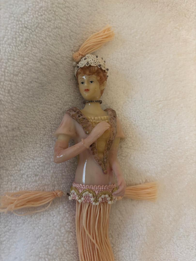 doll1.jpg