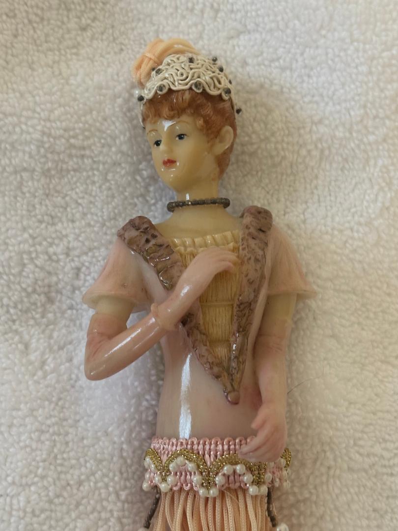 doll3.jpg