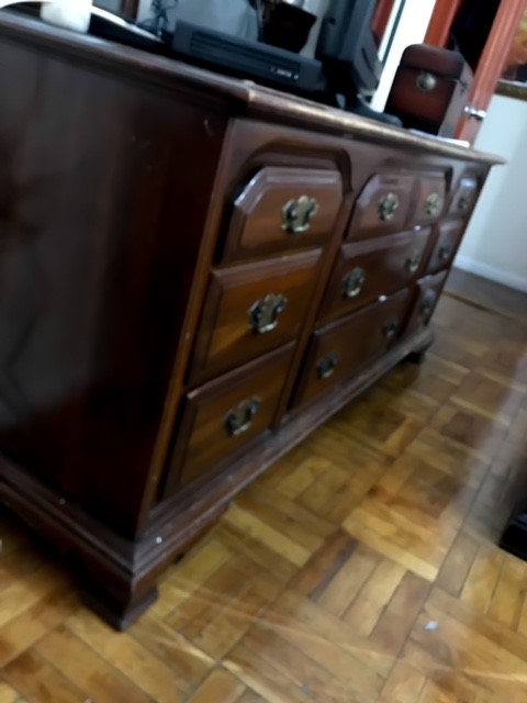 Dresser.jpg