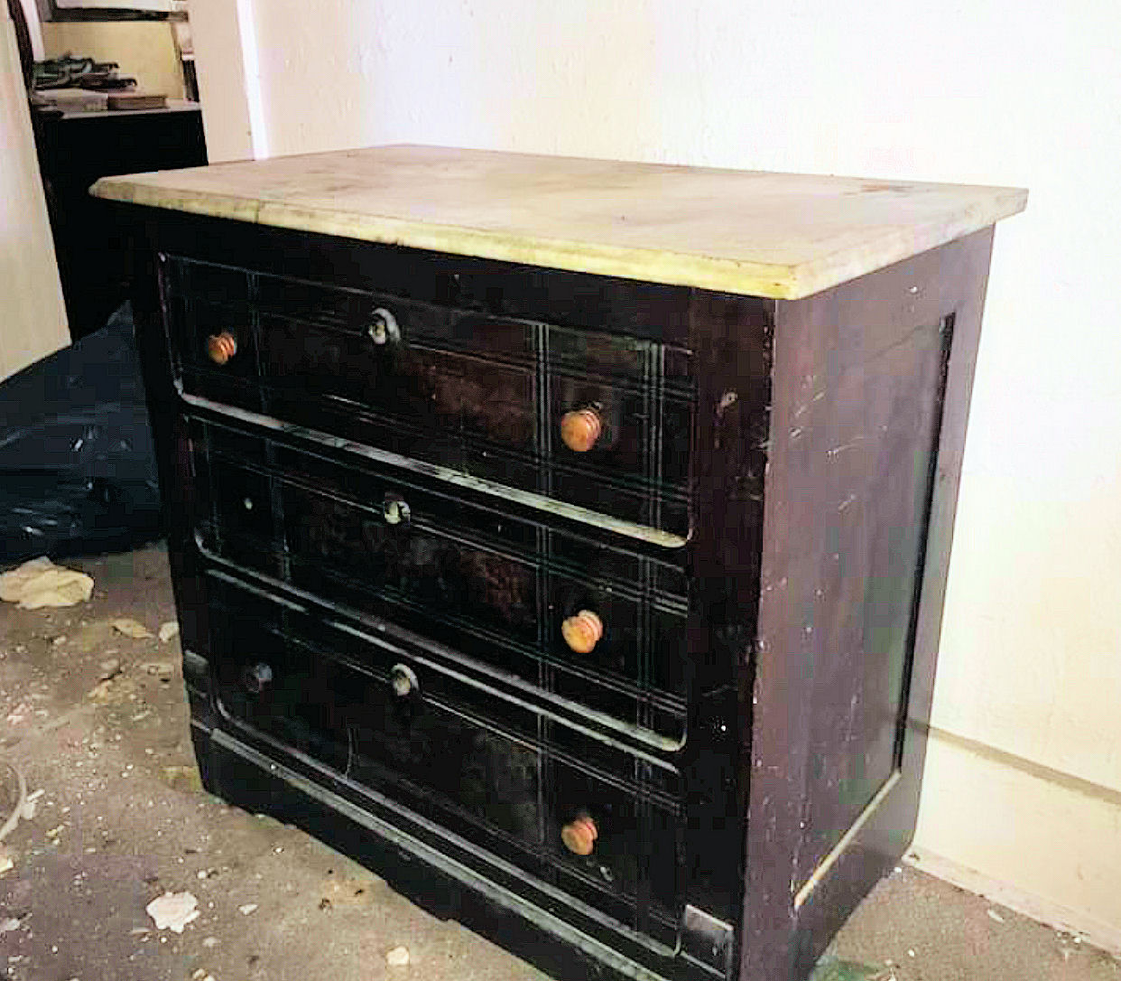 dresser.jpg