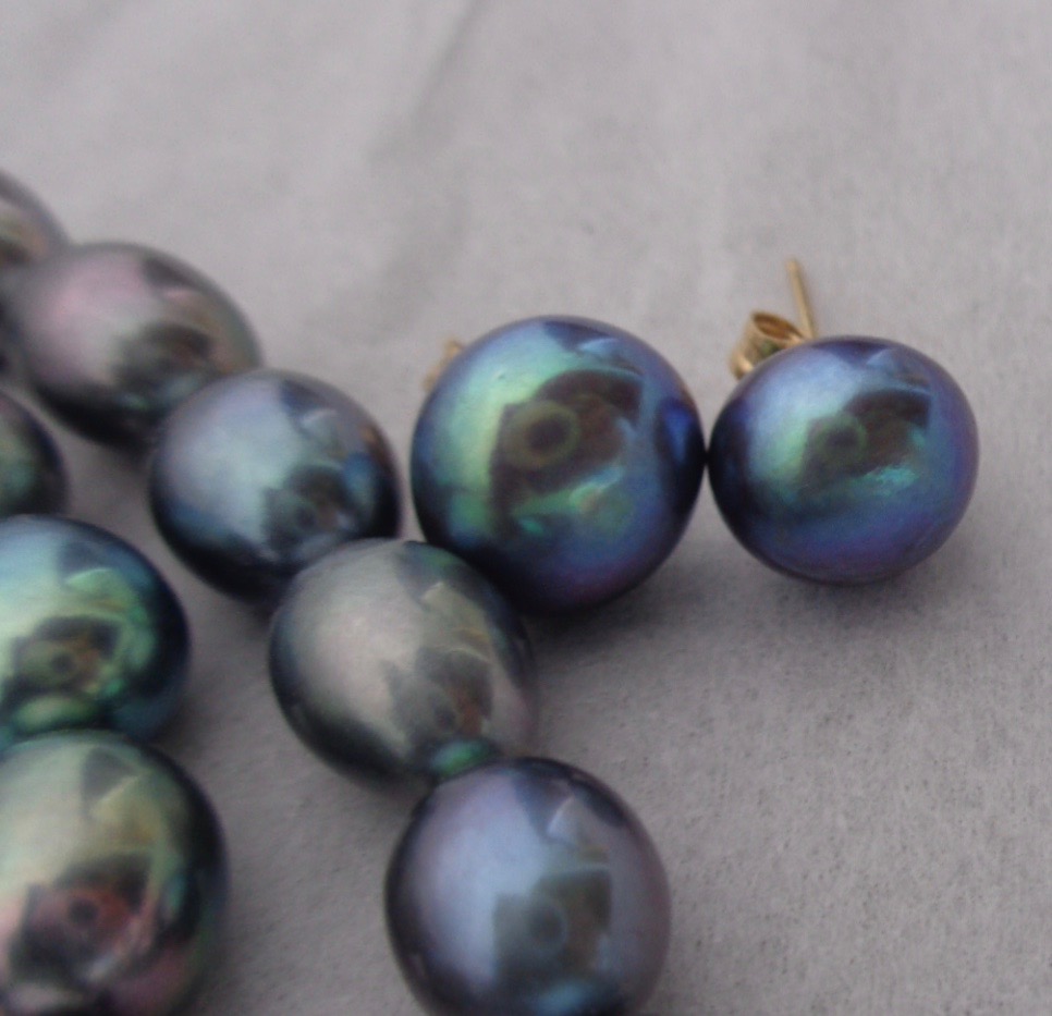 Dyed Pearls? Antiques Board
