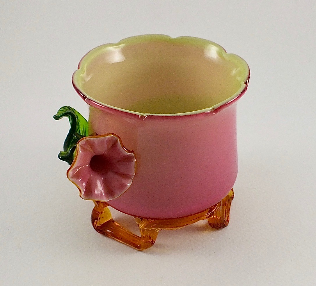 How to describe this Cased Glass Vase? Antiques Board