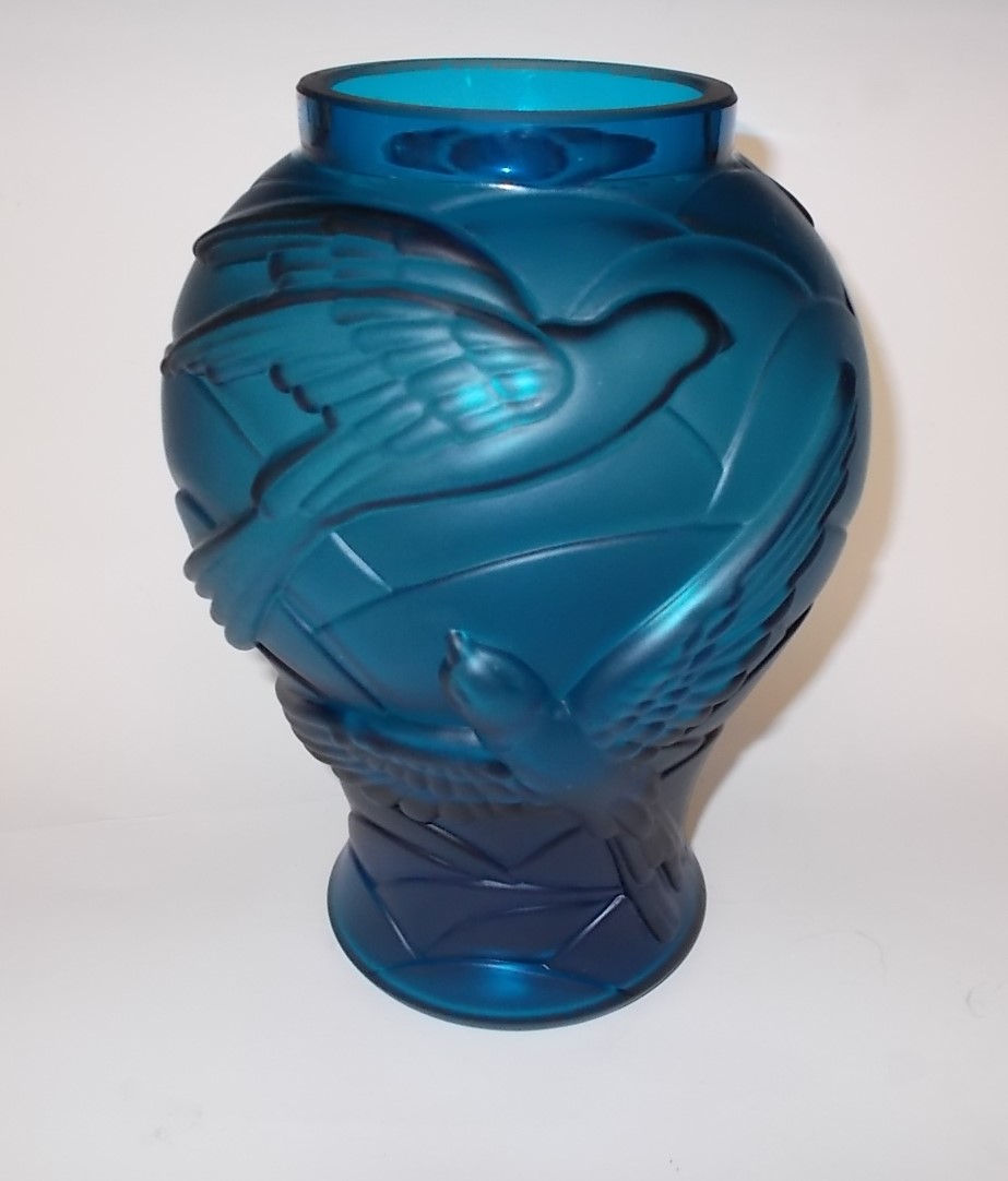 Blue/Teal glass bird vase. Phoenix Consolidated? Antiques Board