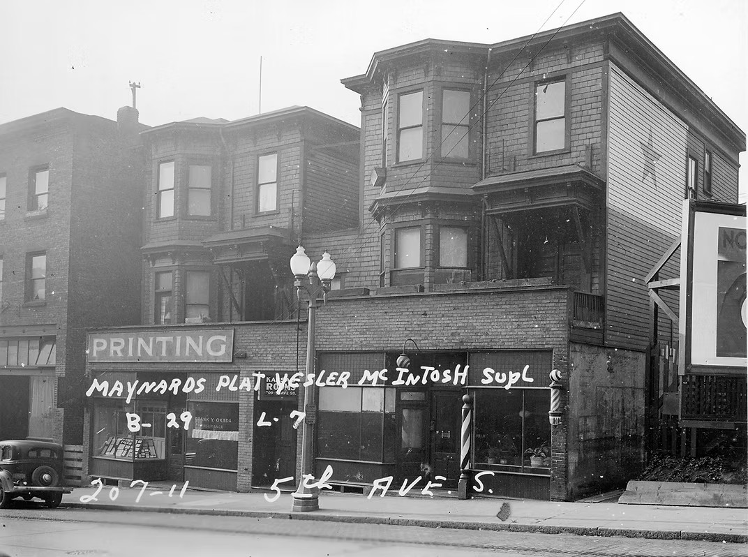 Dumas Club-Upstairs Printers-sm door right.jpg