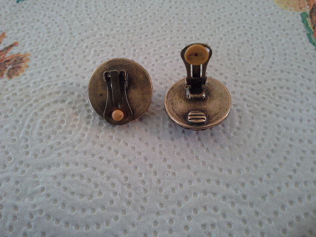 earrings 6.png
