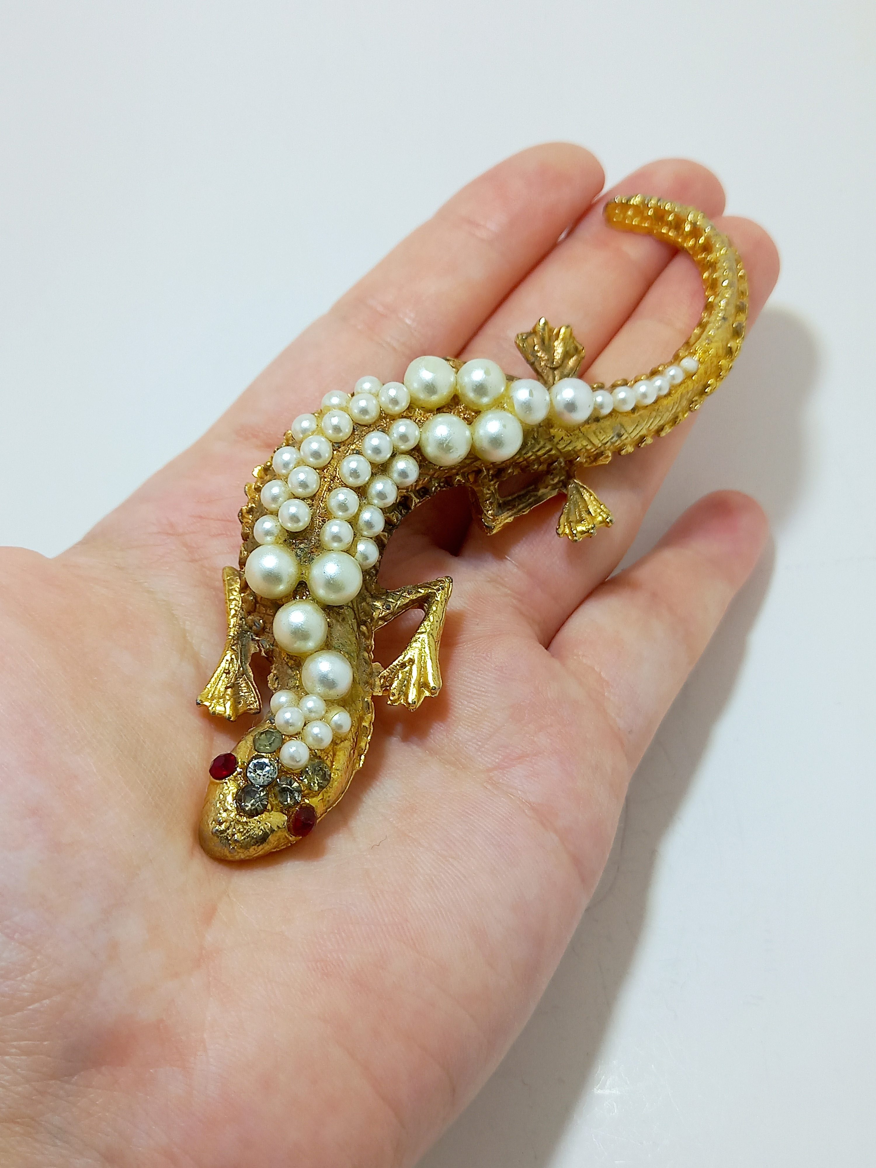 ezgif.com-optijpeg (18).jpg