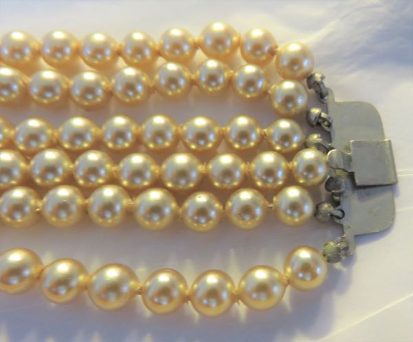 faux pearl bracelet 3.JPG