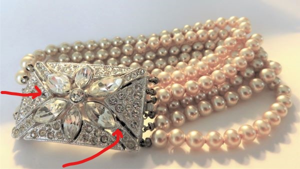 faux pearl bracelet 4_LI.jpg