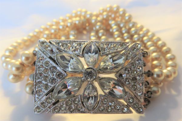 faux pearl bracelet 5.JPG