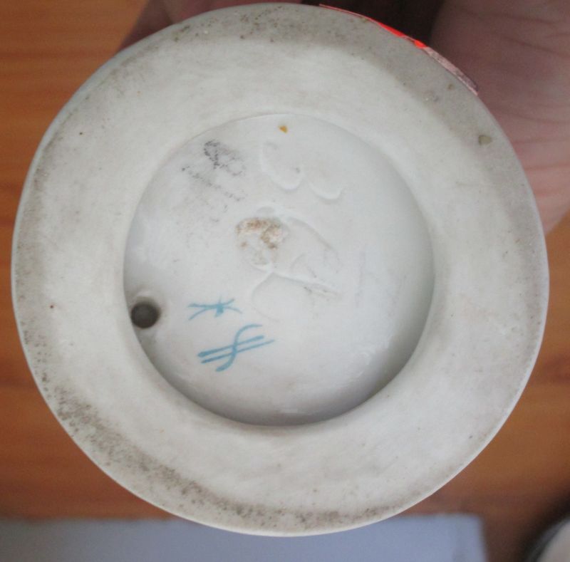 Porcelain Mark on old figurine Antiques Board