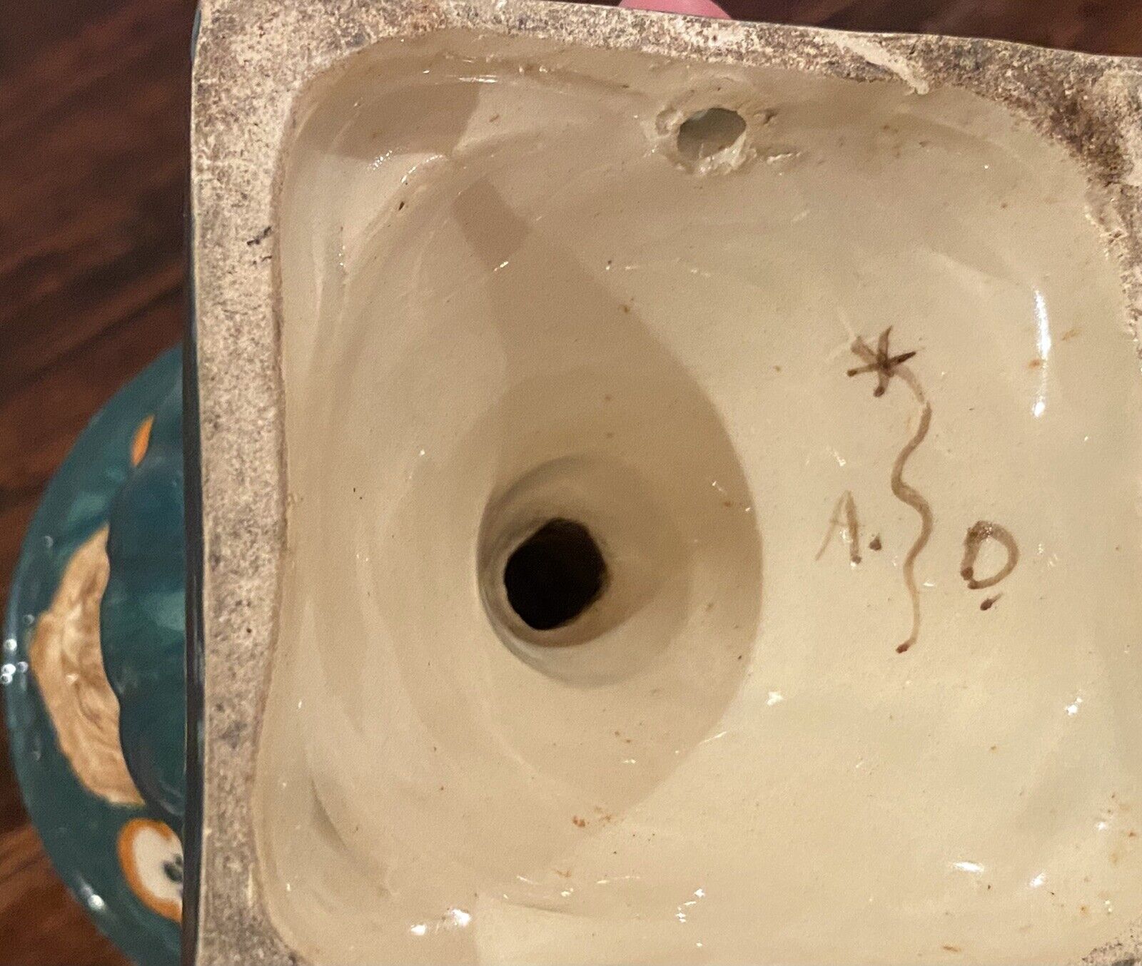 Flower Frog Urns - AO - Sept 2022 - bottom hallmarks.jpg