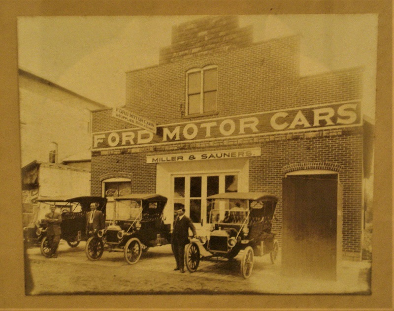 Ford Motor Cars - Millers & Sauners.jpg