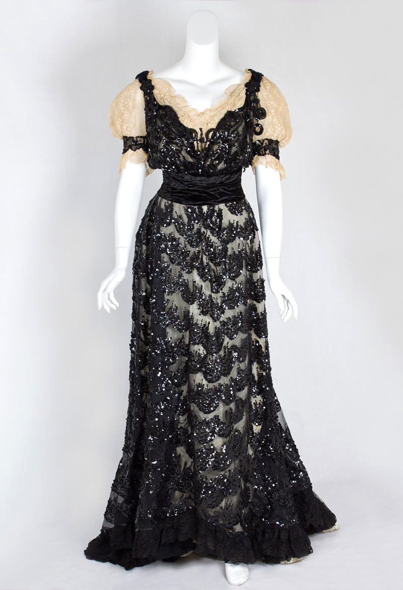 FORUM Victorian Dress.jpg