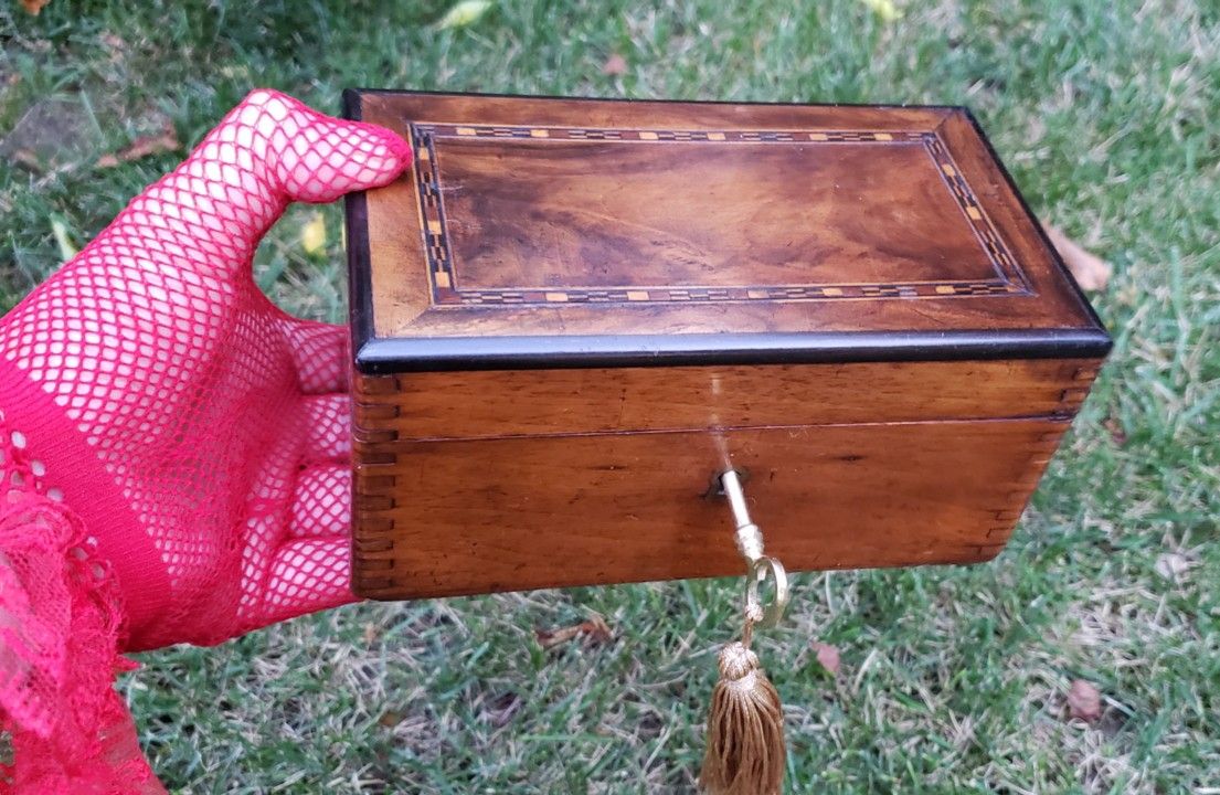 FRENCH JEWELRY BOX 3.jpg