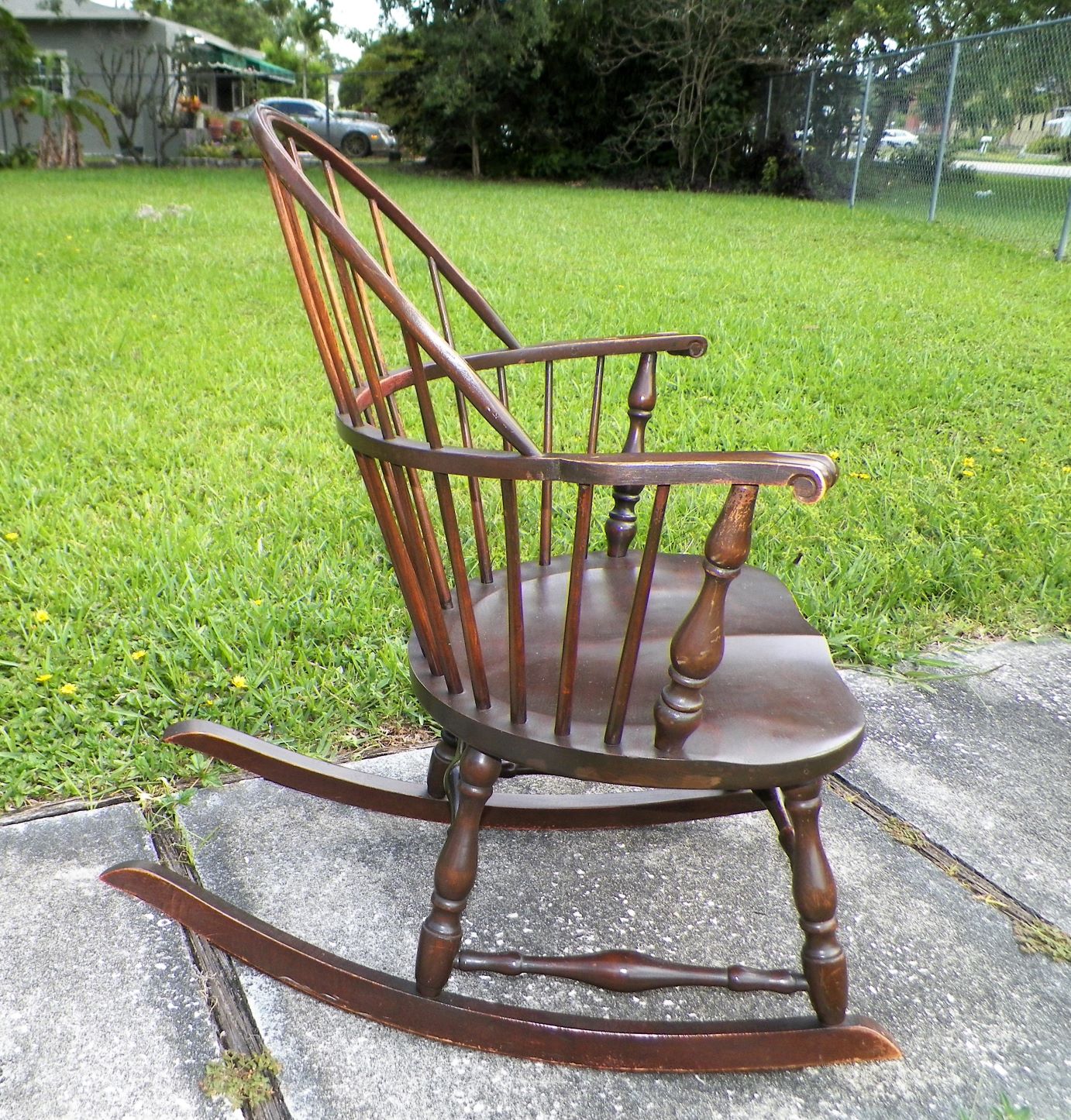 FURNITURE CHAIR ROCKING CHAIR WINDSOR BOW BACK 1AAZZ.JPG