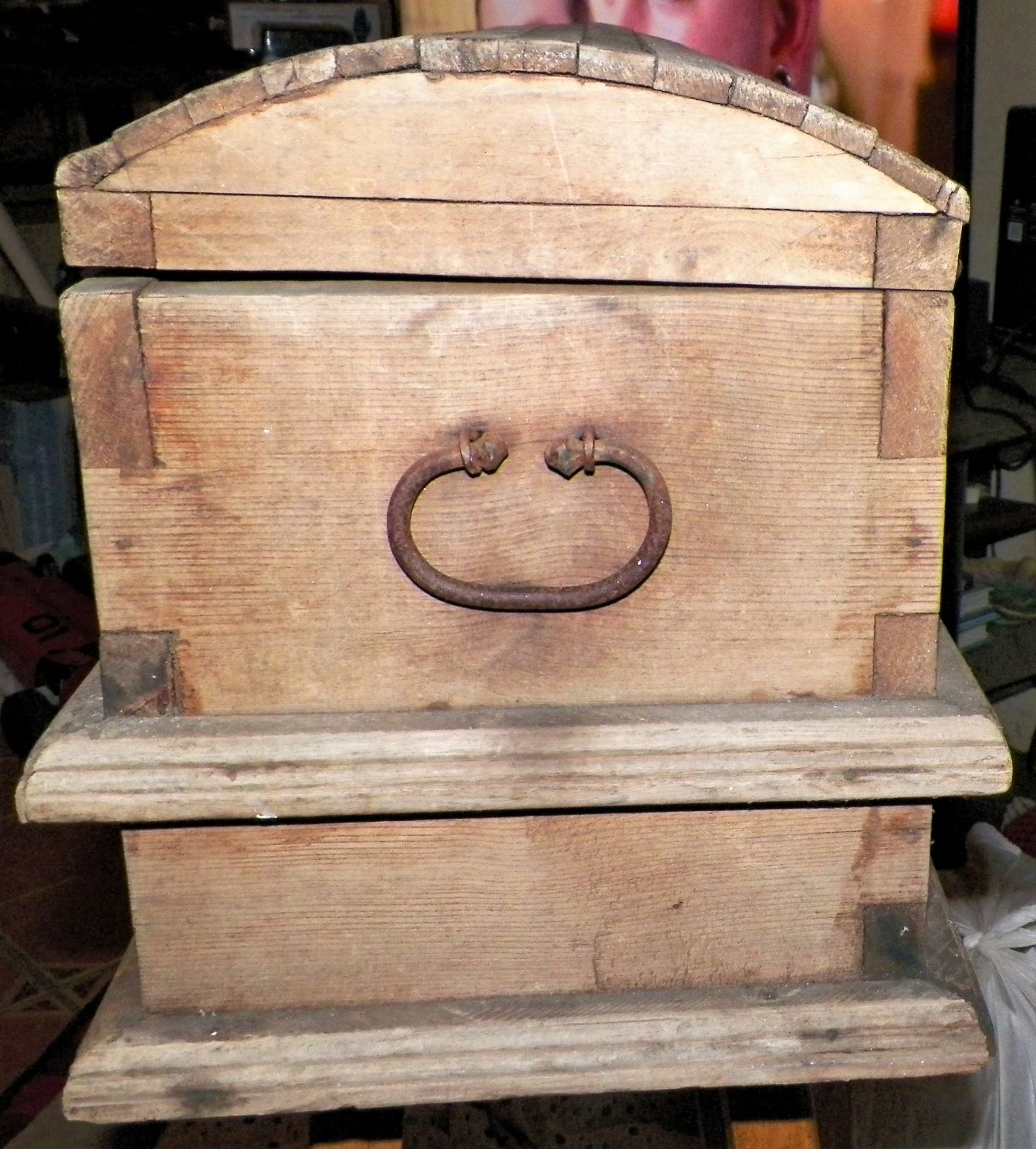 FURNITURE CHEST 2 STORY WOOD WROUGHT IRON 2AAAA.JPG