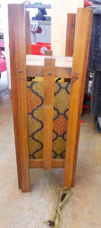 FURNITURE LAMP ARTS & CRAFTS 2AA.jpg