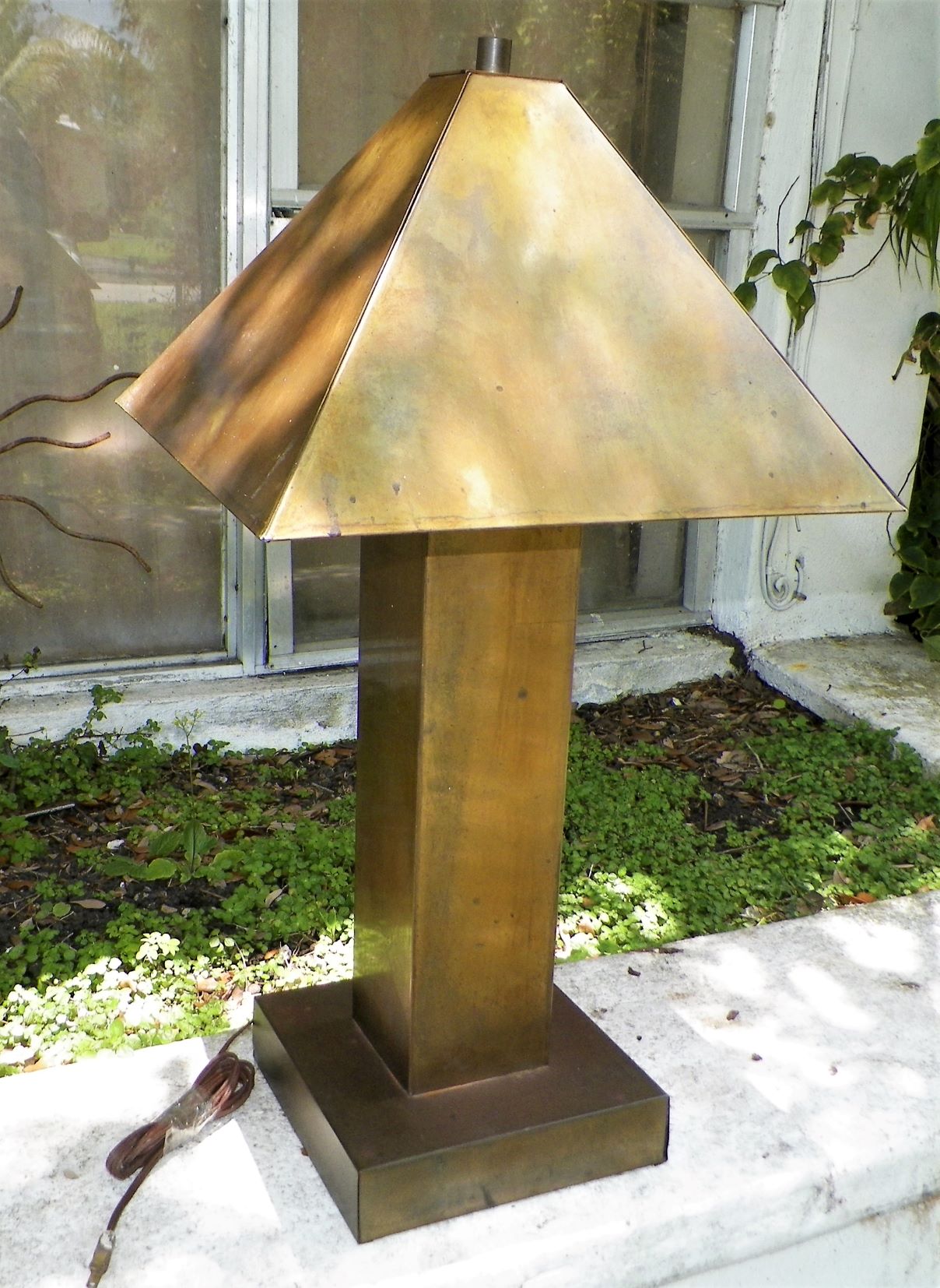 FURNITURE LAMP BRASS ARTS & CRAFTS 1AAA.JPG
