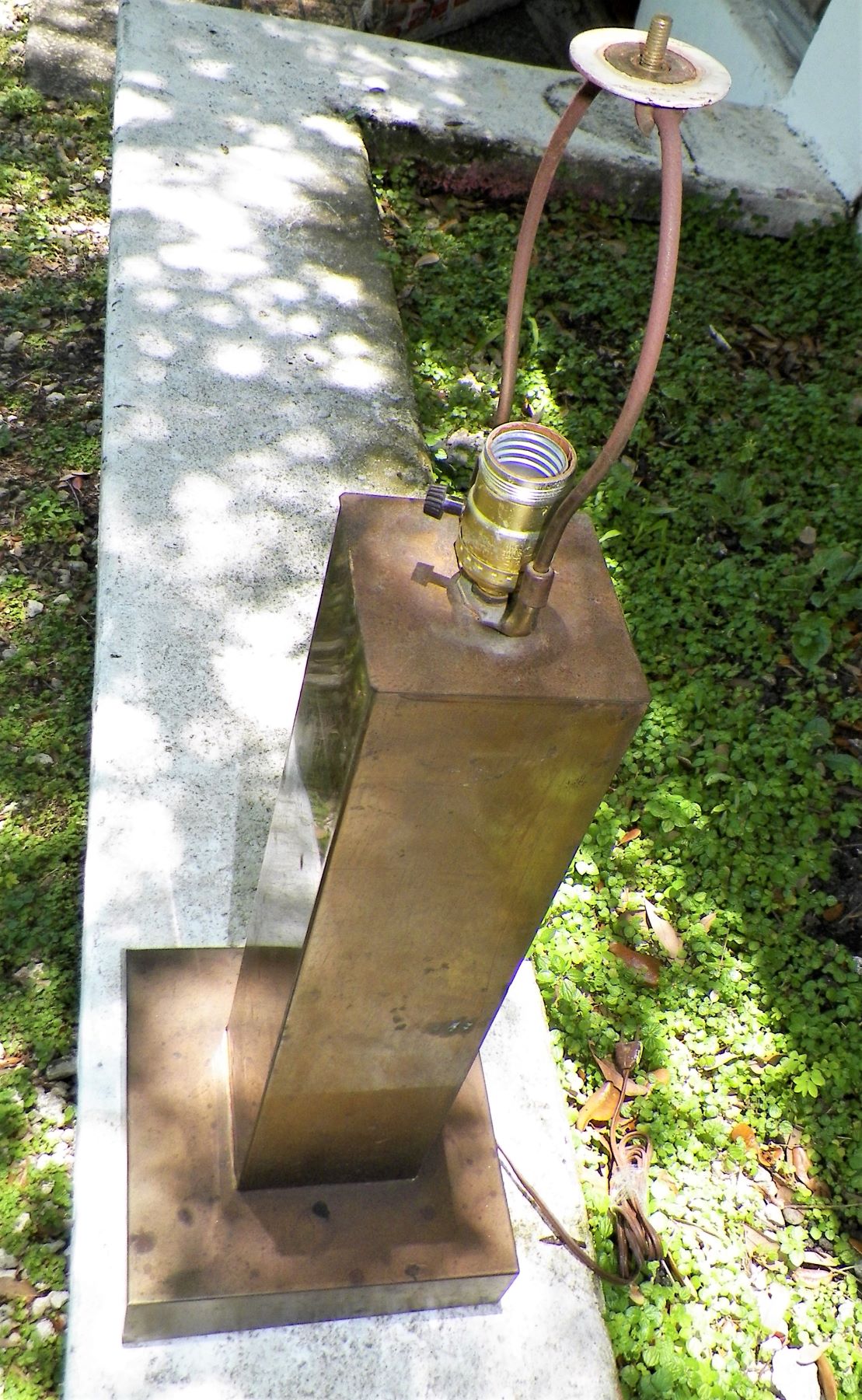 FURNITURE LAMP BRASS ARTS & CRAFTS FAA BODY OF LAMP w-o SHADE.JPG