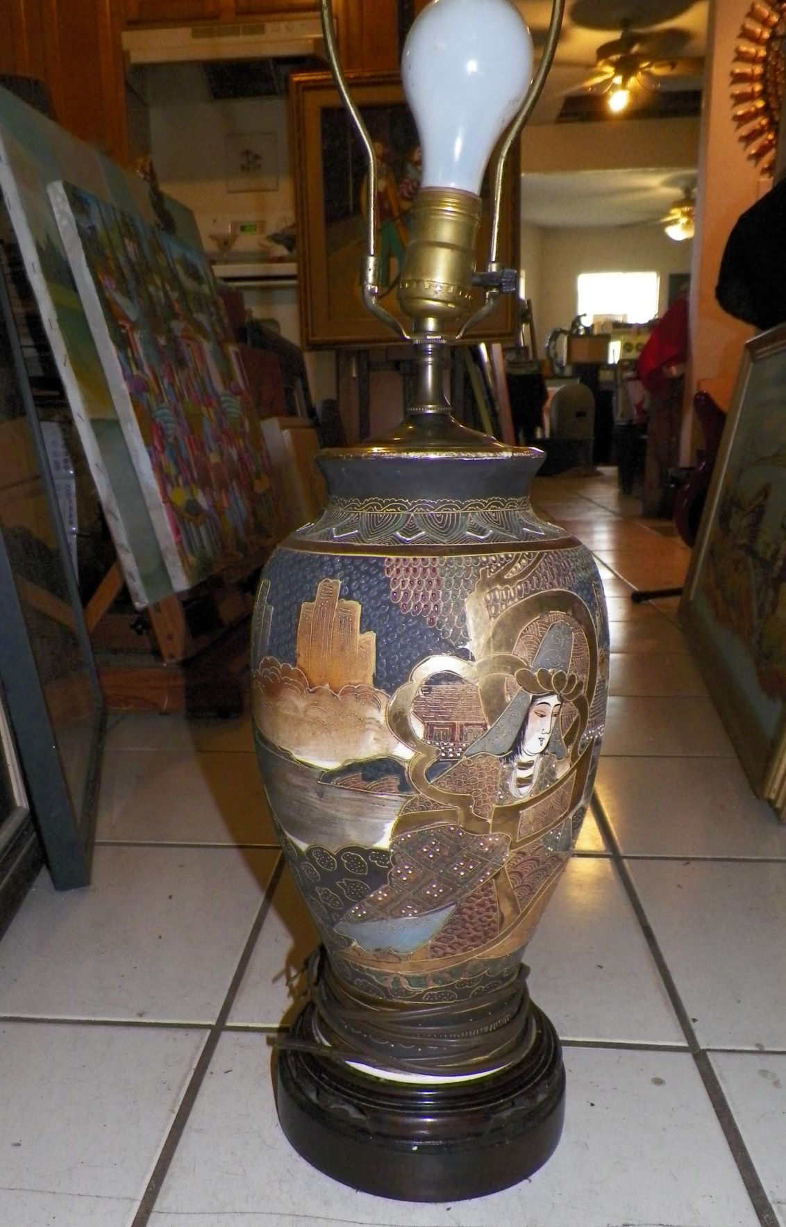 FURNITURE LAMP CHINESE FIGURES 1AA.JPG