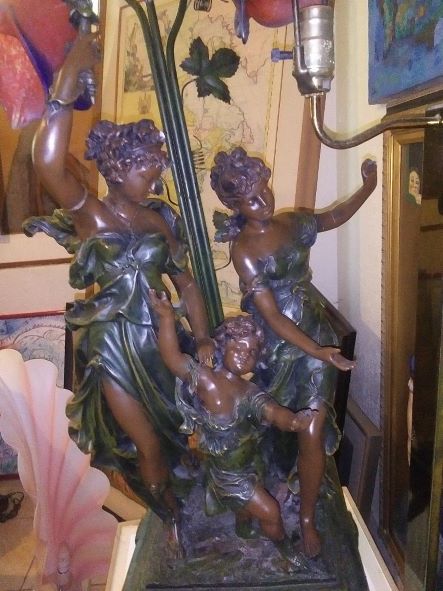 FURNITURE LAMP FIGURAL ART D FRANCE 7AA FRONT INSIDE HOUSE PHOTO AAA RESIZED.jpg