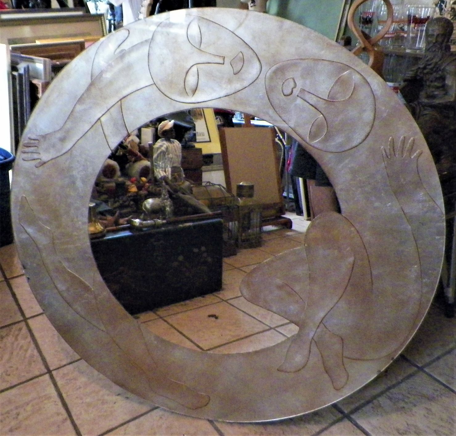 FURNITURE MIRROR ROUND DECO 1AA.JPG
