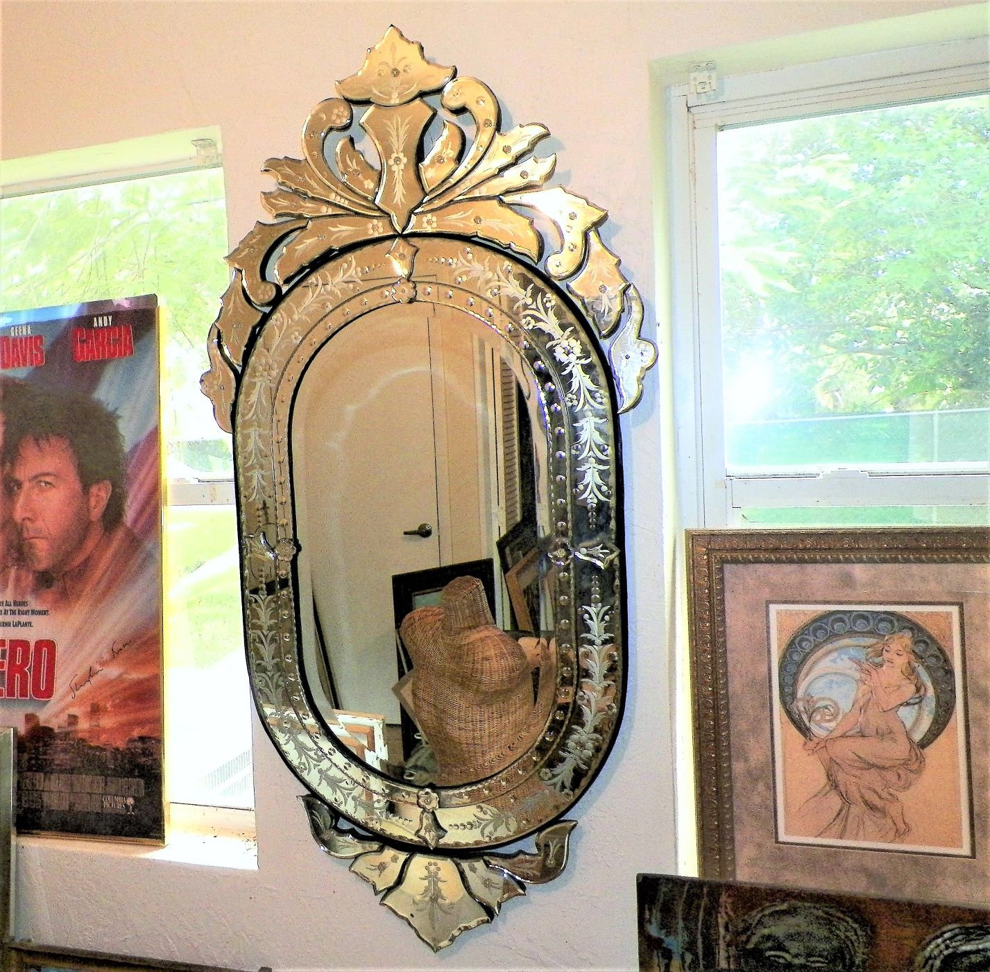 FURNITURE MIRROR VENETION 8BAA.JPG