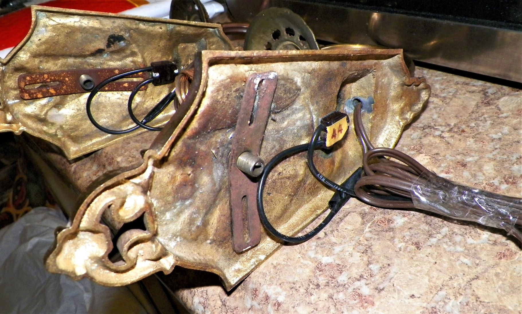 FURNITURE SCONCE 1930s 3AA.JPG