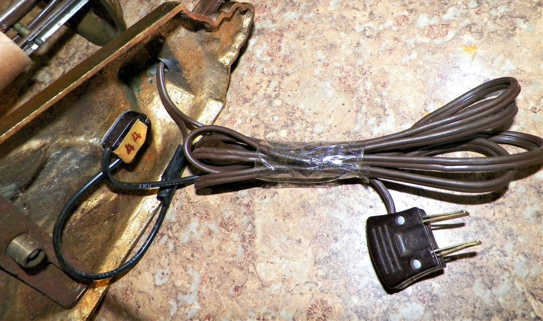 FURNITURE SCONCE 1930s 4DAA.JPG