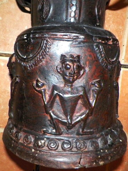 FURNITURE TABLE AFRICAN METAL 4AA.JPG