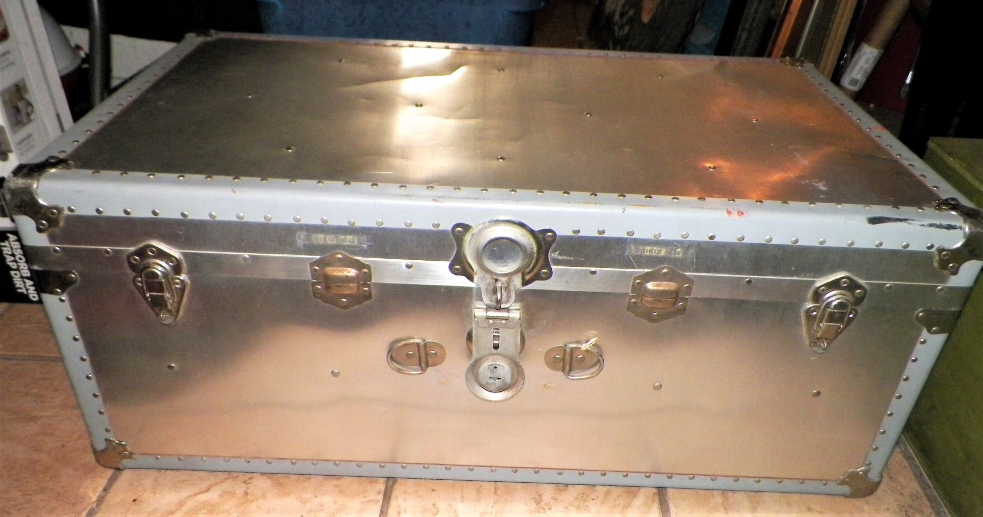 FURNITURE TRUNK ALUMINUM 1AA.JPG