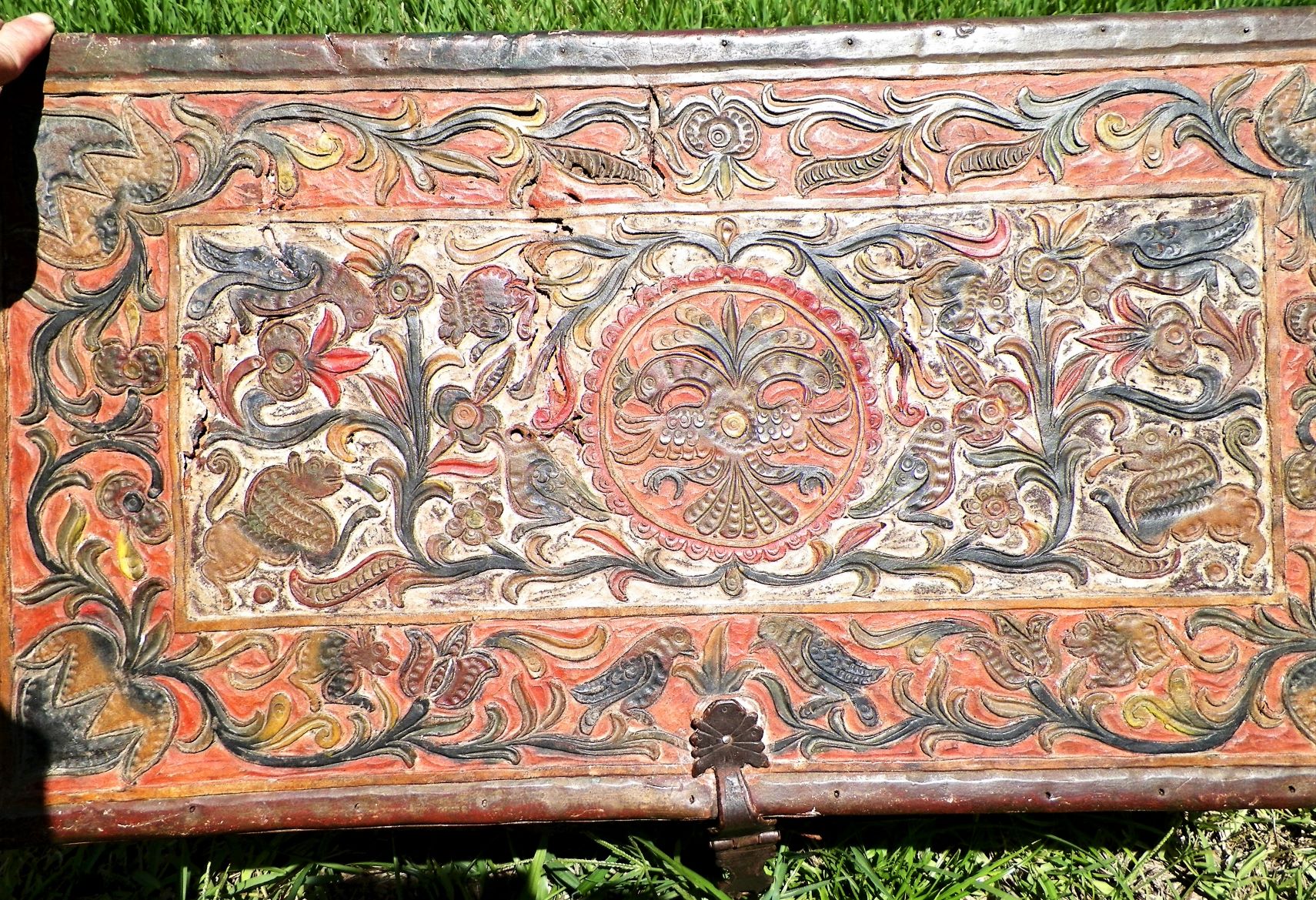 FURNITURE TRUNK LEATHER PERU COLONIAL STYLE 2A_AAZZ.JPG