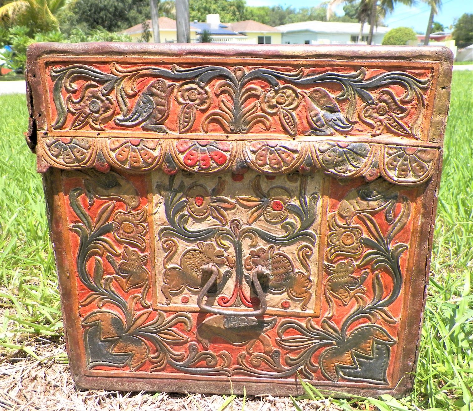 FURNITURE TRUNK LEATHER PERU COLONIAL STYLE 3AAZZ.JPG