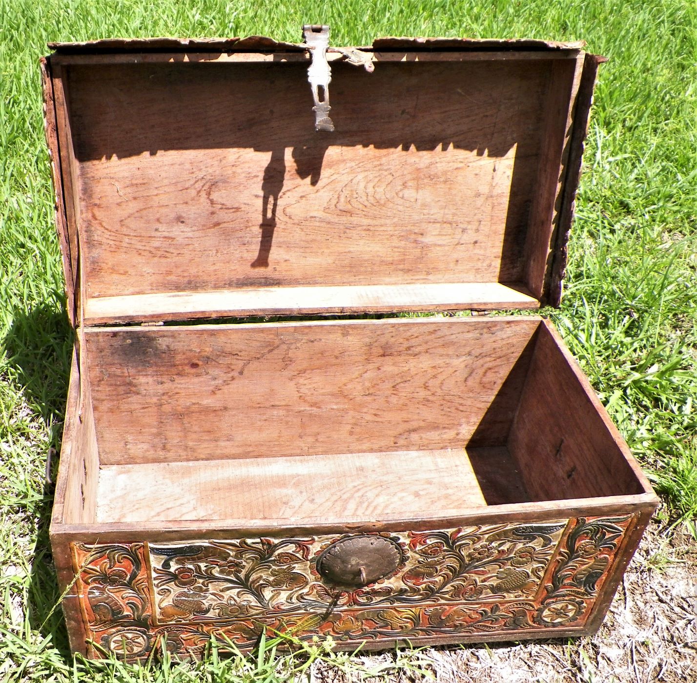 FURNITURE TRUNK LEATHER PERU COLONIAL STYLE 5AAZZ_aa.JPG