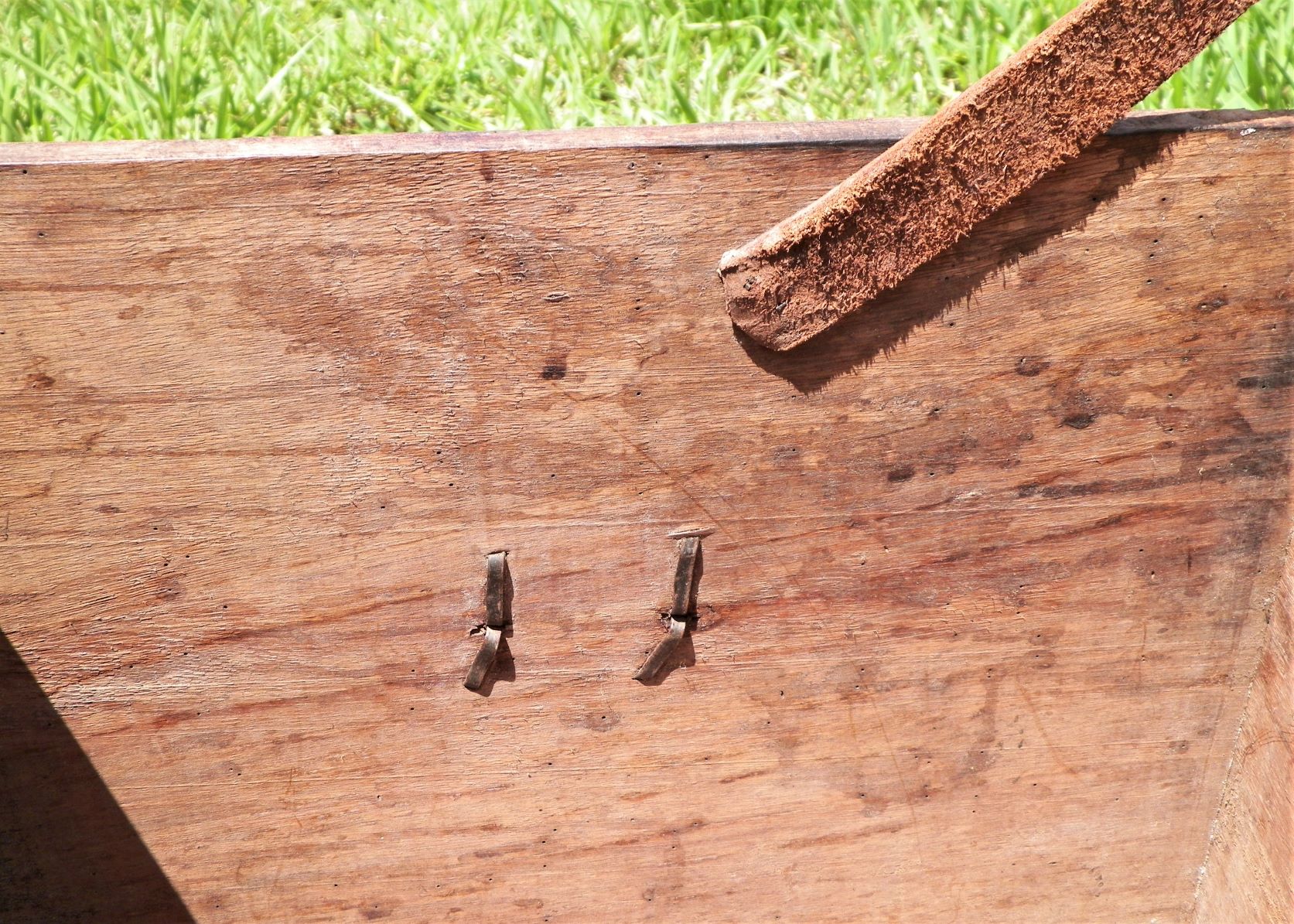 FURNITURE TRUNK LEATHER PERU COLONIAL STYLE 6AAZZ.JPG