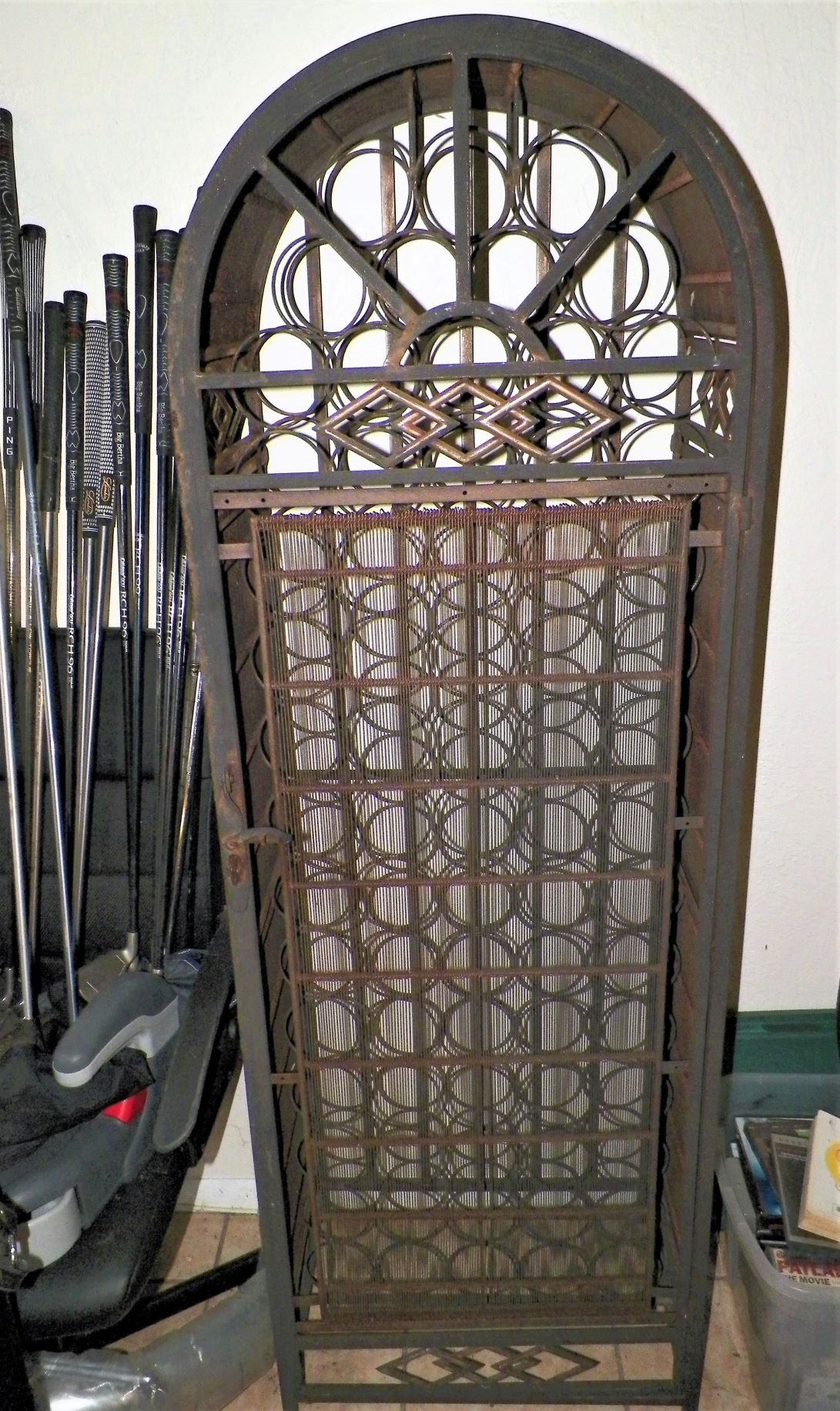 FURNITURE WINE HOLDER 74 BOTTLES 1Azzx.JPG
