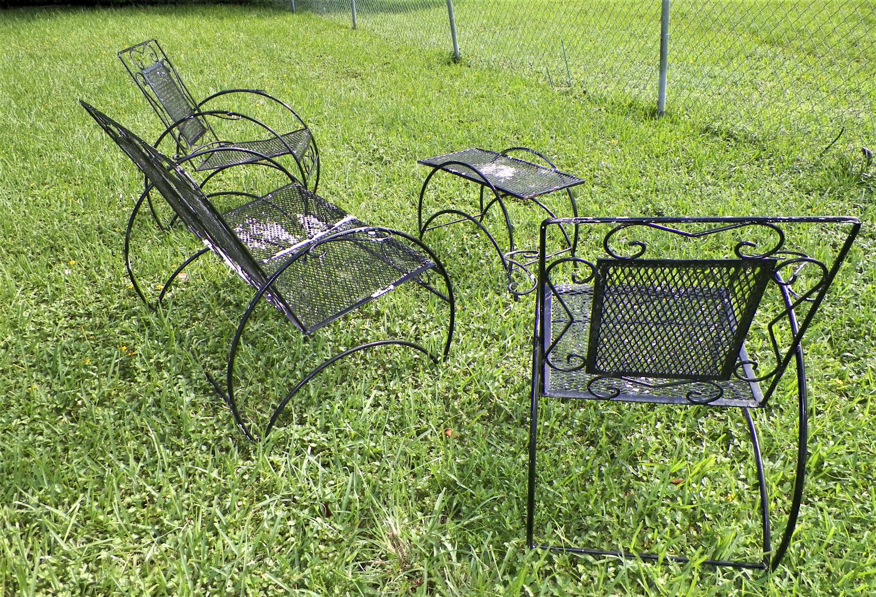 FURNITURE WROUGHT IRON PATIO SET 5A_aA.JPG