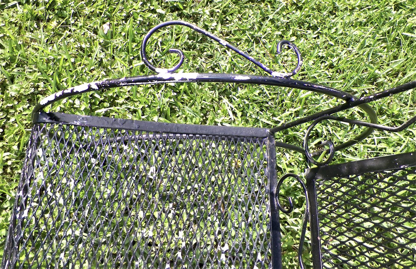 FURNITURE WROUGHT IRON PATIO SET 5AA.JPG